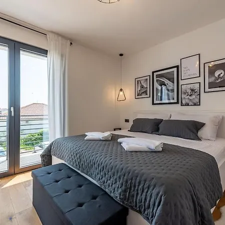 Vila Brand New Olivia 30m From The Sea With Heated Pool And Jacuzzi