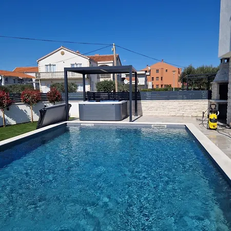 Brand New Olivia 30m From The Sea With Heated Pool And Jacuzzi Vila Zaton (Zadar)