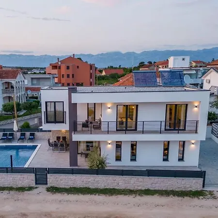 Brand New Olivia 30m From The Sea With Heated Pool And Jacuzzi Zaton (Zadar)