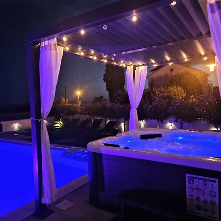 Brand New Olivia 30m From The Sea With Heated Pool And Jacuzzi * Zaton (Zadar)