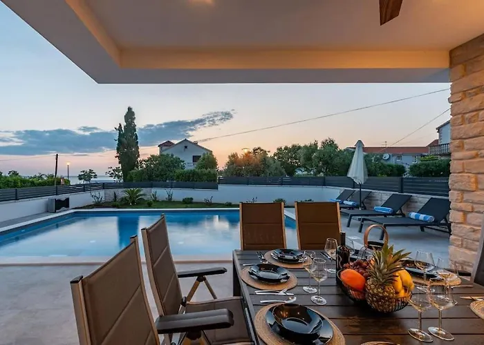 Brand New Olivia 30m From The Sea With Heated Pool And Jacuzzi * Zaton (Zadar)