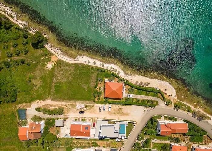 Villa Brand New Olivia 30m From The Sea With Heated Pool And Jacuzzi *
