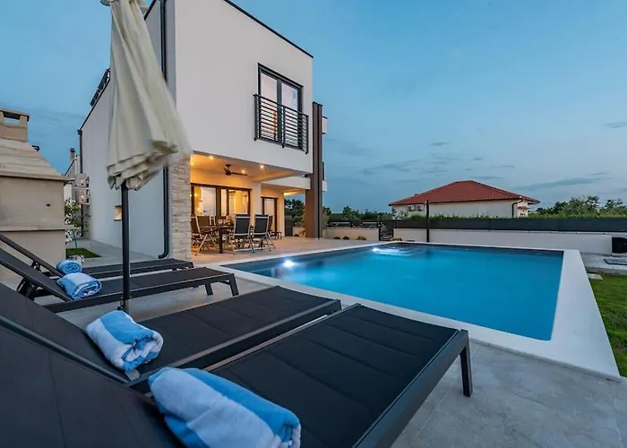 Brand New Olivia 30m From The Sea With Heated Pool And Jacuzzi Villa Zaton (Zadar)