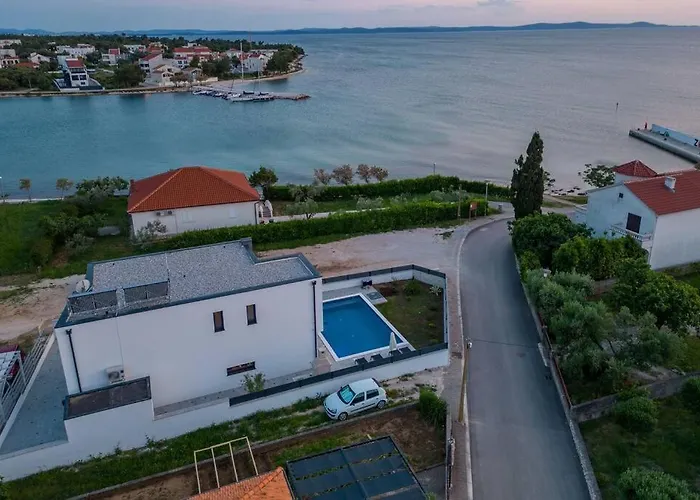 Brand New Olivia 30m From The Sea With Heated Pool And Jacuzzi Villa Zaton (Zadar)